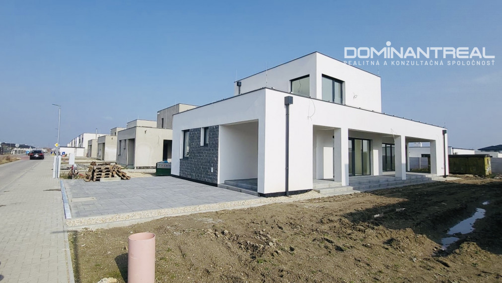 Novostavba 5 - izbového rodinného domu v Miloslavove